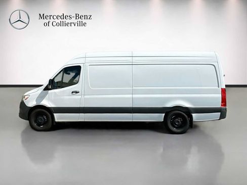 Used 2025 Mercedes-Benz Sprinter 2500 image 8