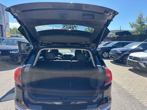 Used 2023 GMC Terrain Denali w/ Denali Premium Package AWD/4WD image 25