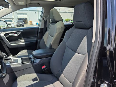 Used 2025 Toyota RAV4 XLE w/ Convenience Package AWD/4WD image 9