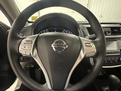 Used 2018 Nissan Altima 2.5 S w/ S Convenience Package FWD image 32