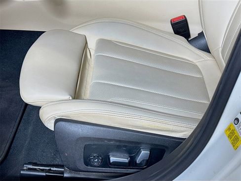 Used 2023 BMW 330i 330i w/ Driving Assistance Package image 18