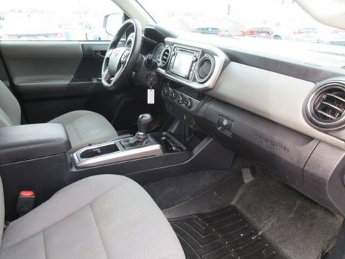 Used 2017 Toyota Tacoma SR5 image 26