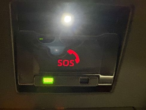 Used 2024 Toyota Prius LE image 18