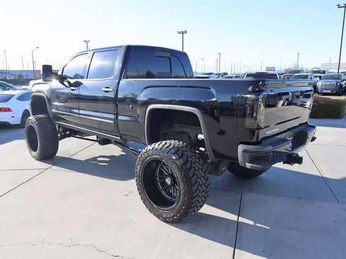 Used 2018 GMC Sierra 2500 Denali w/ Duramax Plus Package image 4