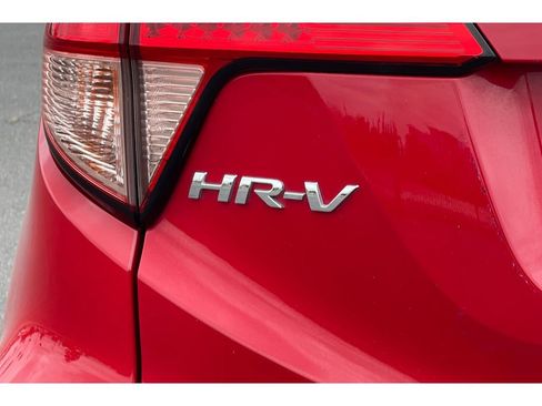 Certified 2017 Honda HR-V LX image 45