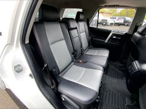 Used 2019 Toyota 4Runner SR5 Premium image 19