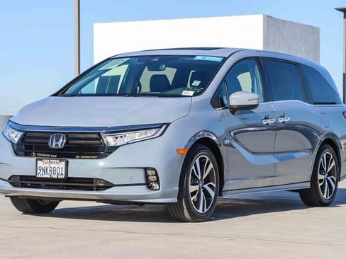 Certified 2024 Honda Odyssey Touring image 5
