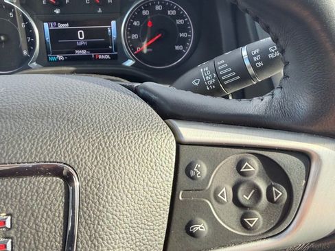 Used 2017 GMC Acadia SLT image 19