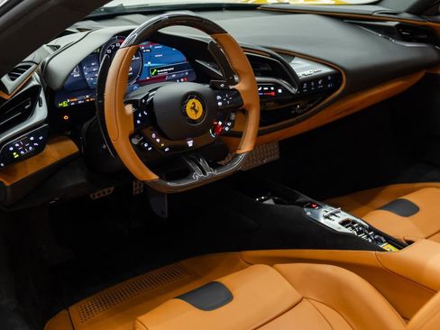 Used 2022 Ferrari SF90 Spider image 41