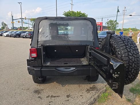 Used 2015 Jeep Wrangler Sport AWD/4WD image 4