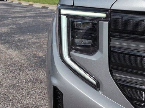 Used 2026 GMC Sierra 1500 Elevation RWD image 9