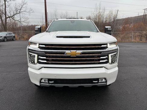 Used 2022 Chevrolet Silverado 2500 High Country w/ Z71 Off-Road Package image 8