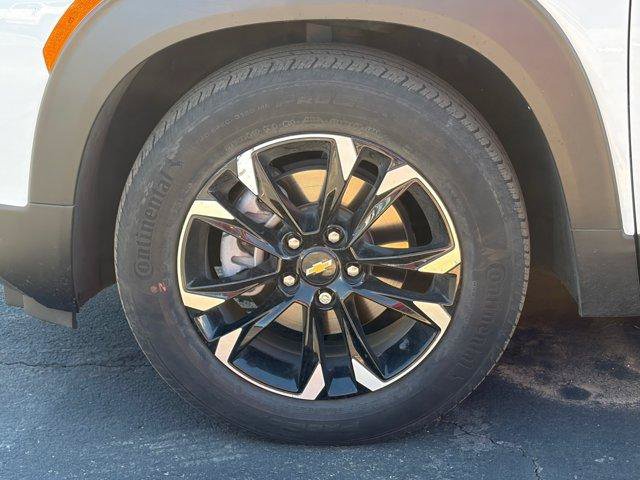 Used 2022 Chevrolet TrailBlazer LT w/ Confidence II Package FWD image 6