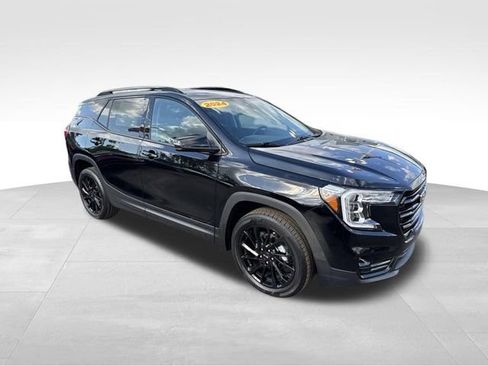 Used 2024 GMC Terrain SLT w/ Elevation Edition AWD/4WD image 3