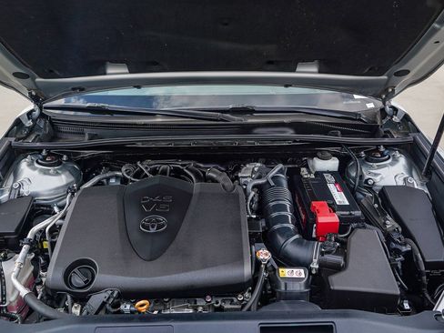 Certified 2020 Toyota Camry XSE image 29