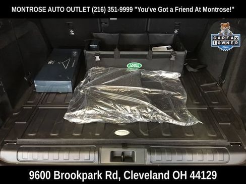 Used 2024 Land Rover Discovery Dynamic SE AWD/4WD image 32