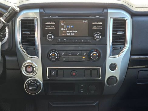 Used 2017 Nissan Titan SV AWD/4WD image 15