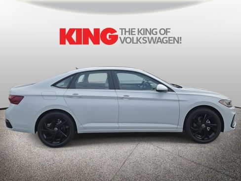 New 2026 Volkswagen Jetta SE image 2