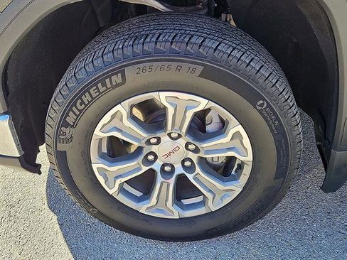 Used 2025 GMC Sierra 1500 SLT image 9