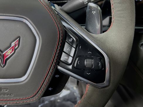 Used 2023 Chevrolet Corvette Stingray w/ Z51 Performance Package image 20