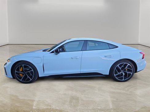 Used 2022 Audi RS e-tron GT Base image 2