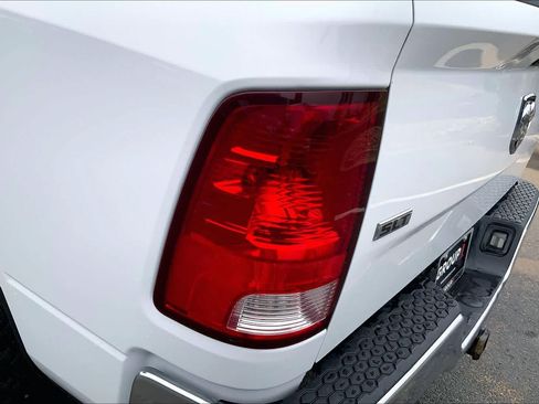 Used 2019 RAM 1500 Classic SLT AWD/4WD image 29