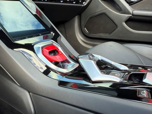 Used 2021 Lamborghini Huracan EVO image 24