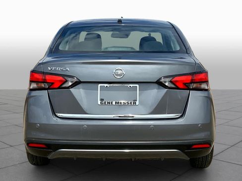 Used 2020 Nissan Versa S FWD image 4