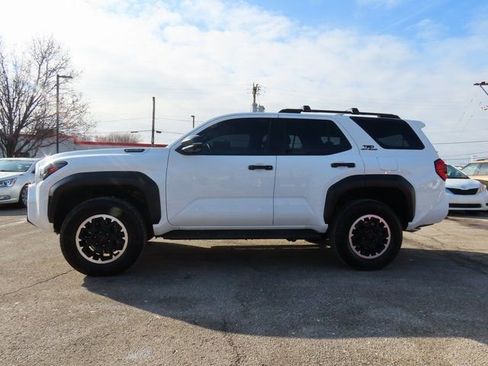 Used 2025 Toyota 4Runner TRD Off-Road Premium image 4