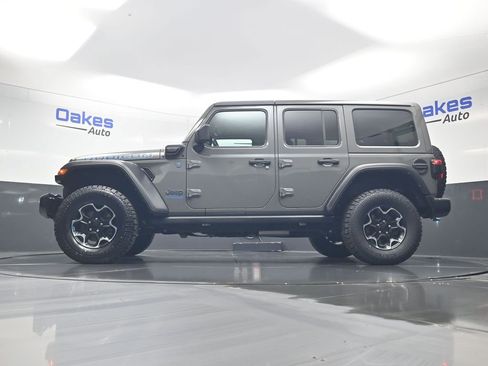 Used 2022 Jeep Wrangler Unlimited Rubicon 4xe w/ Cold Weather Group AWD/4WD image 41