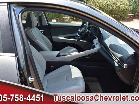 Used 2025 Hyundai Elantra Limited FWD image 26