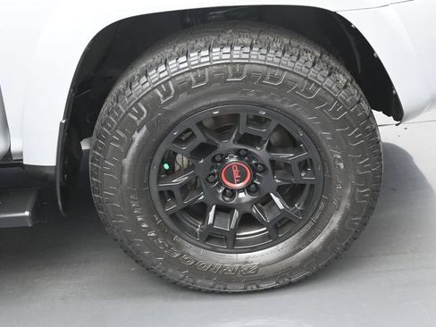 Certified 2022 Toyota 4Runner TRD Off-Road Premium w/ TRD Black Wheel Package (TMS) AWD/4WD image 39