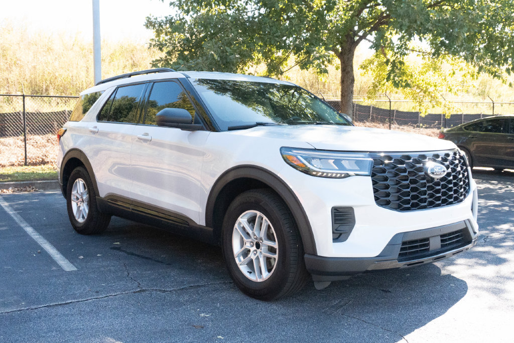 Used 2025 Ford Explorer Active RWD image 4