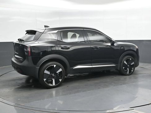 Used 2025 Nissan Kicks SR AWD/4WD image 4