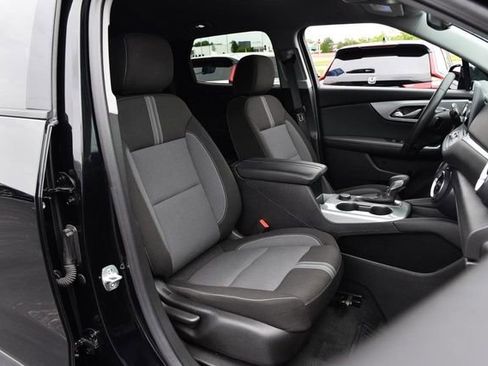 Used 2025 Chevrolet Blazer LT AWD/4WD image 18