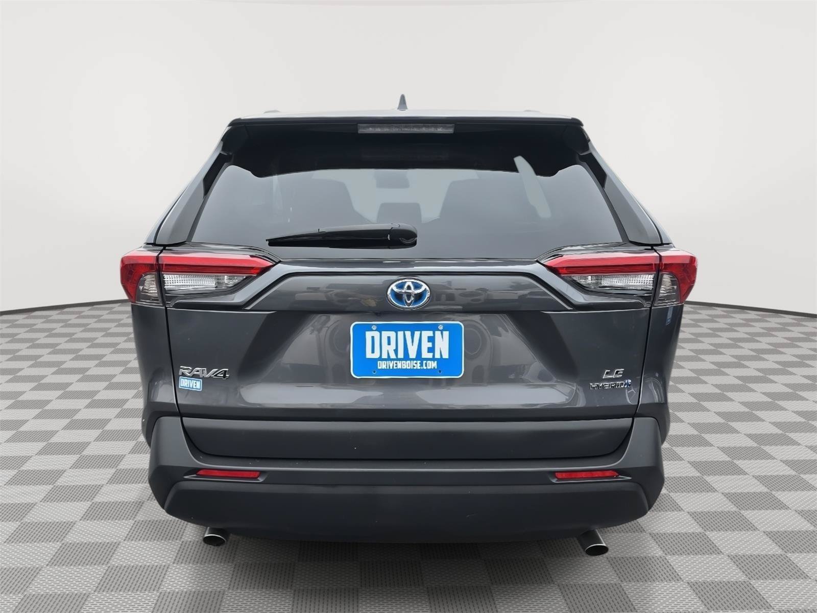 Used 2022 Toyota RAV4 LE AWD/4WD image 5