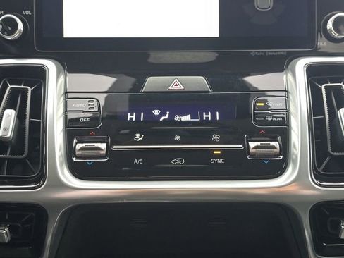 Used 2023 Kia Sorento SX image 37