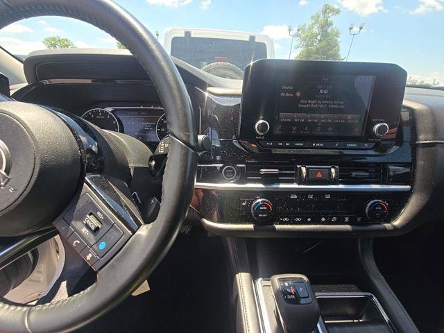 Used 2022 Nissan Pathfinder SV FWD image 6