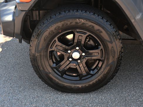 Used 2019 Jeep Wrangler Unlimited Sport S AWD/4WD image 22
