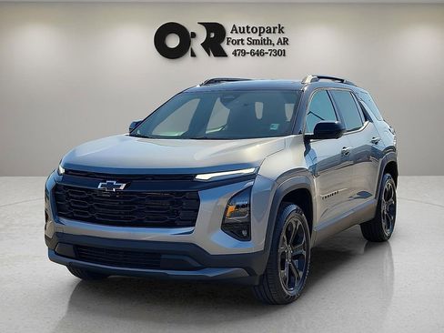 Used 2026 Chevrolet Equinox LT w/ Convenience Package II image 2