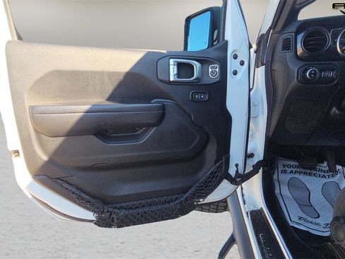 Used 2020 Jeep Gladiator Sport image 22