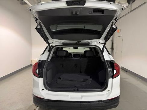 Certified 2021 GMC Terrain SLT w/ Infotainment Package II AWD/4WD image 8