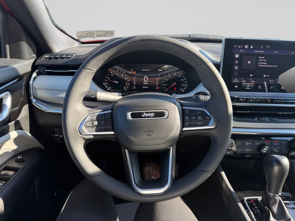 Used 2023 Jeep Compass Limited w/ Sun and Sound Group AWD/4WD image 13