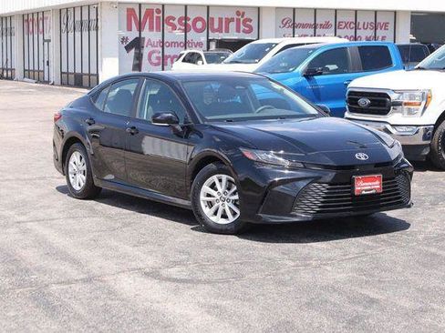 Used 2025 Toyota Camry LE FWD image 2
