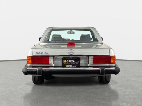 Used 1987 Mercedes-Benz 560 SL image 4