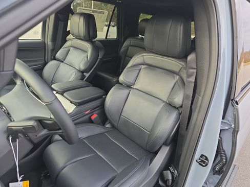 New 2025 Lincoln Navigator L Reserve w/ Jet Appearance Package image 14