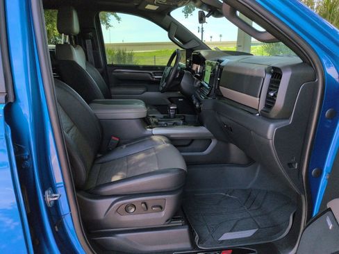 Used 2023 Chevrolet Silverado 1500 ZR2 w/ Technology Package AWD/4WD image 26