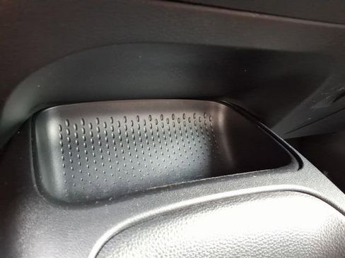 Used 2021 Toyota Corolla LE FWD image 28