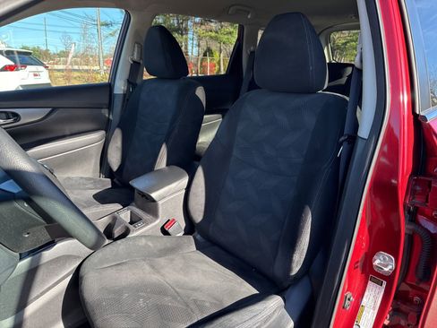 Used 2016 Nissan Rogue SV w/ SV Premium Package image 12