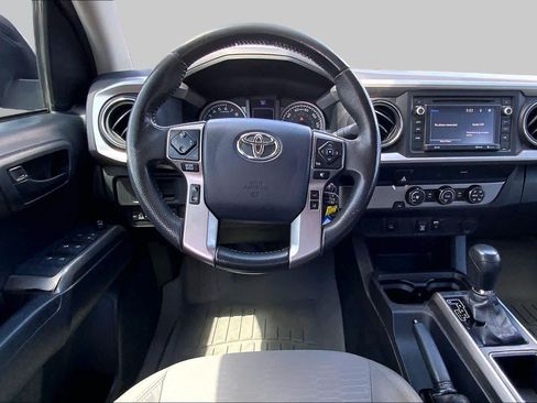 Used 2019 Toyota Tacoma SR5 RWD image 6